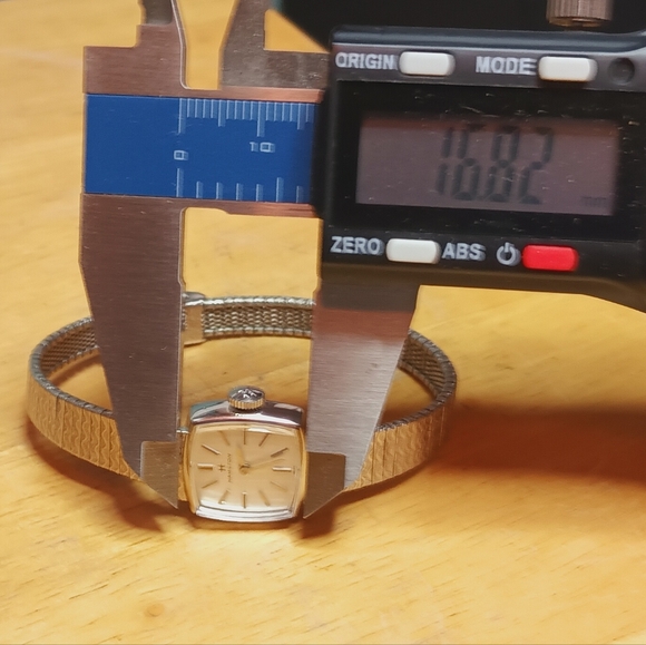X Hamilton Ladies watch Swiss 2 hand movement 10k White Gold bezel & Caps on
